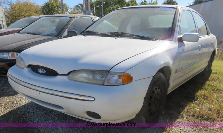 image for item L2453 1995 Ford Contour GL