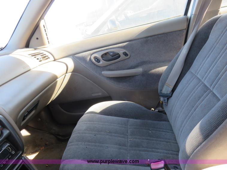 image for item L2453 1995 Ford Contour GL