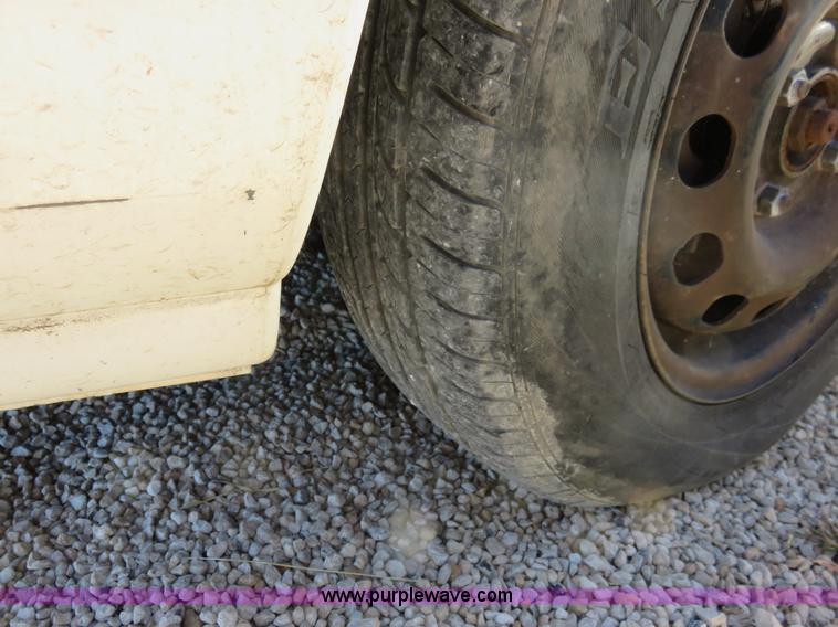 image for item L2453 1995 Ford Contour GL