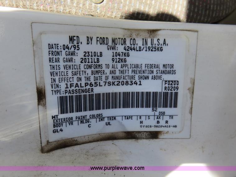 image for item L2453 1995 Ford Contour GL