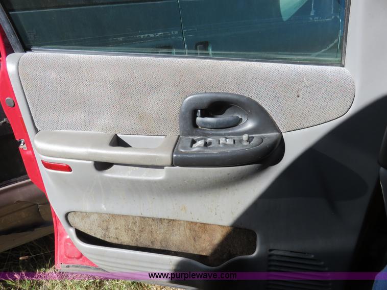 image for item L2455 2000 Pontiac Montana van