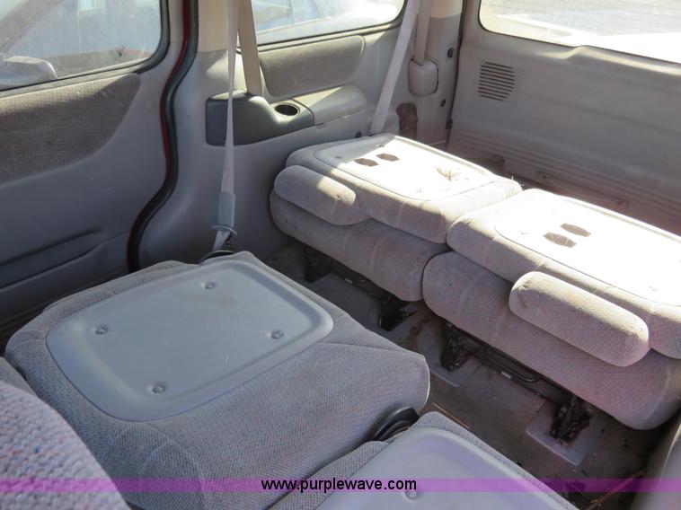 image for item L2455 2000 Pontiac Montana van