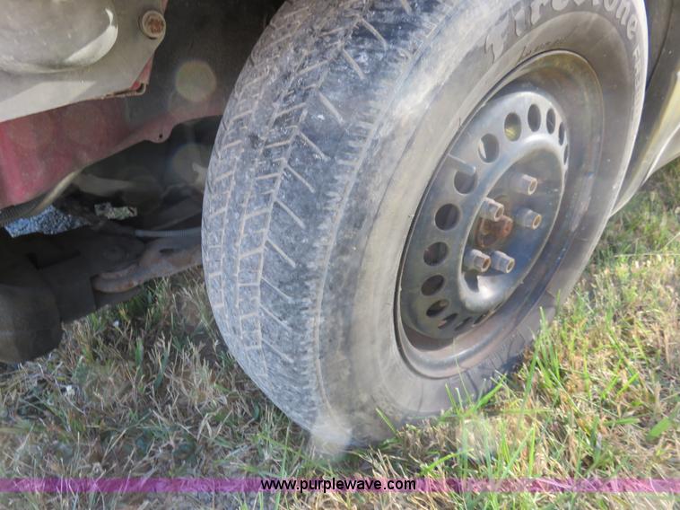 image for item L2455 2000 Pontiac Montana van