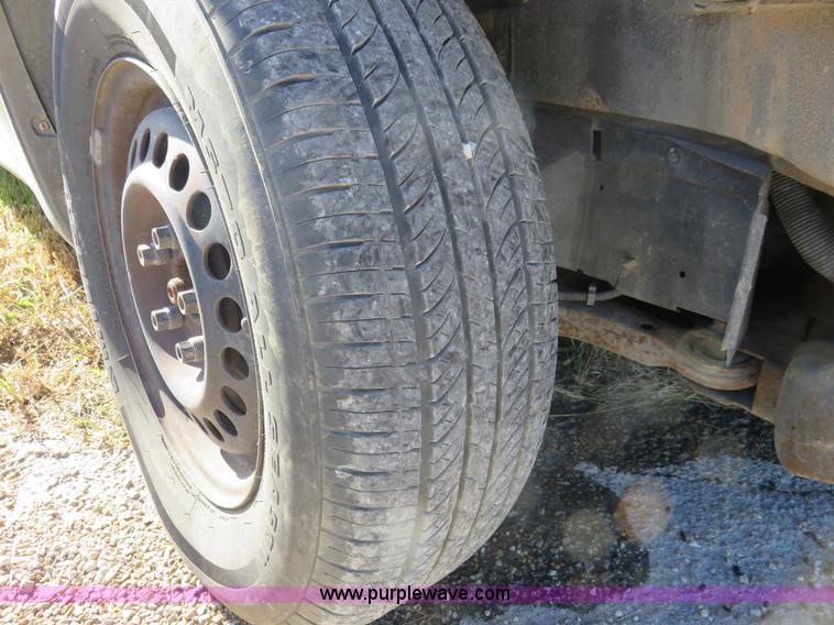 image for item L2455 2000 Pontiac Montana van