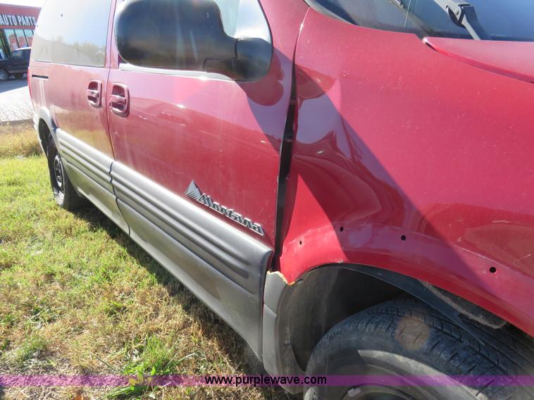 image for item L2455 2000 Pontiac Montana van