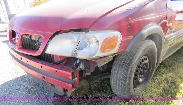image for item L2455 2000 Pontiac Montana van