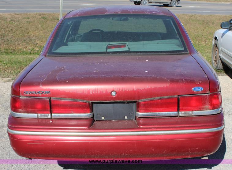 image for item L2456 1997 Ford Crown Victoria Police Interceptor