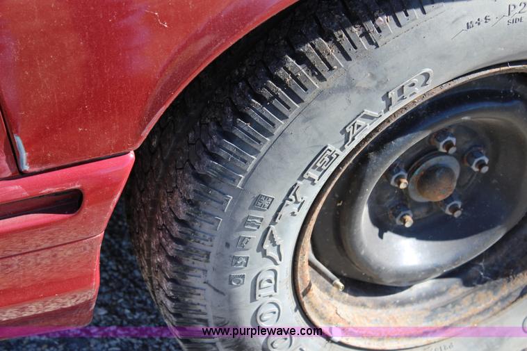 image for item L2456 1997 Ford Crown Victoria Police Interceptor