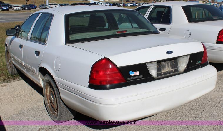 image for item L2457 2010 Ford Crown Victoria Police Interceptor