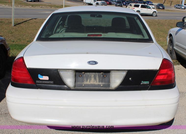 image for item L2457 2010 Ford Crown Victoria Police Interceptor