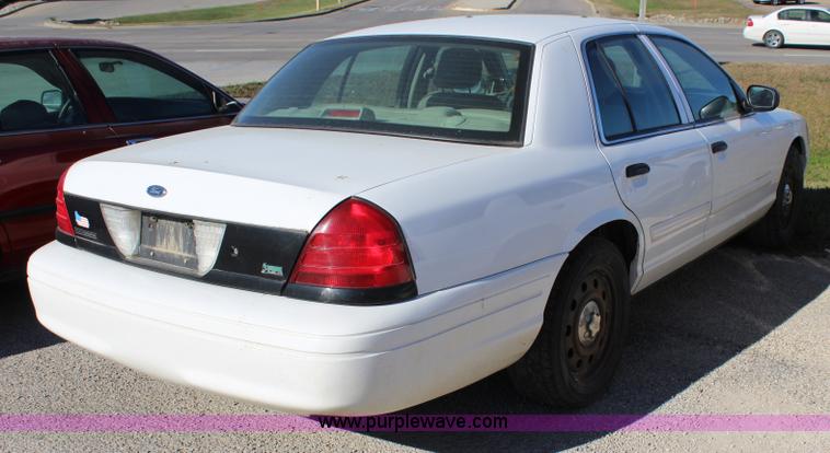 image for item L2457 2010 Ford Crown Victoria Police Interceptor