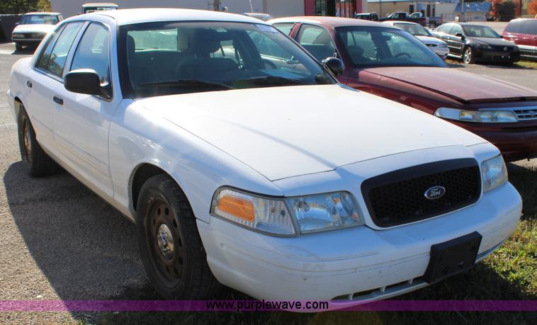 image for item L2457 2010 Ford Crown Victoria Police Interceptor