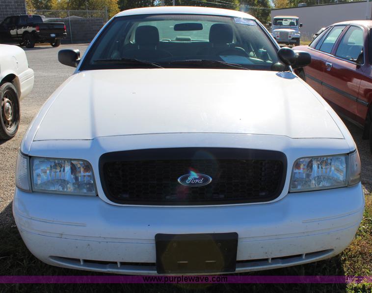 image for item L2457 2010 Ford Crown Victoria Police Interceptor