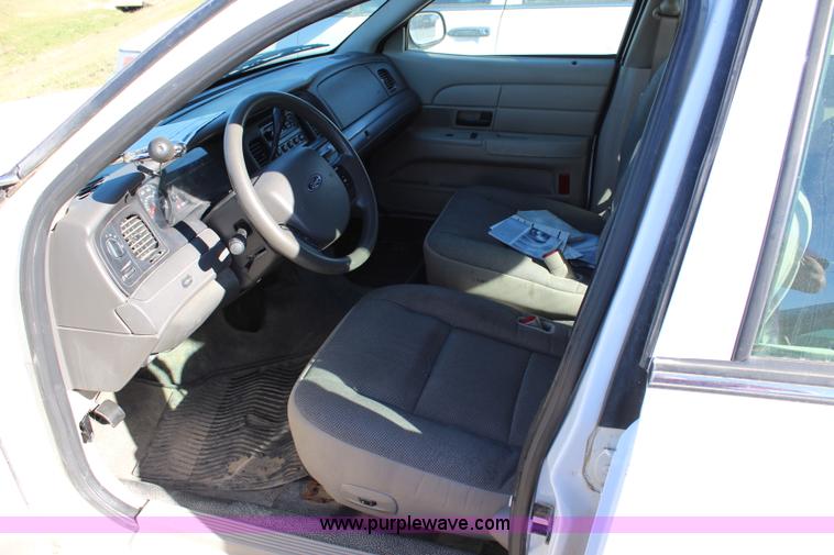 image for item L2457 2010 Ford Crown Victoria Police Interceptor