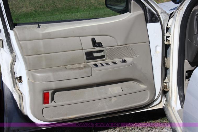 image for item L2457 2010 Ford Crown Victoria Police Interceptor