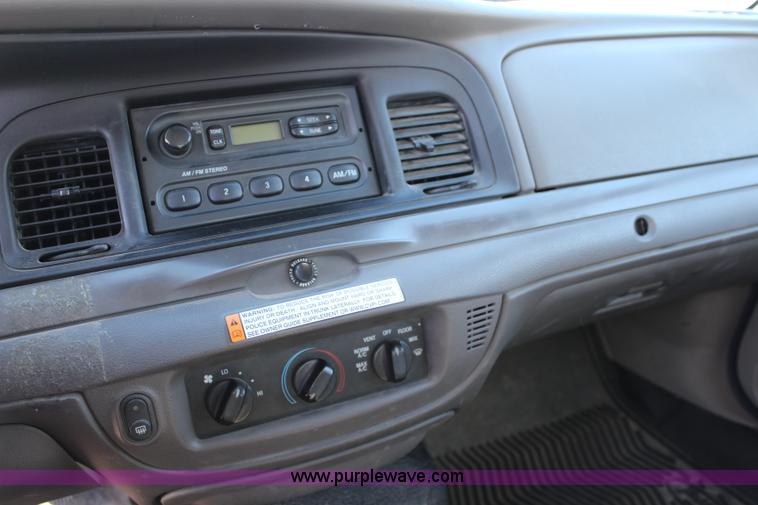 image for item L2457 2010 Ford Crown Victoria Police Interceptor