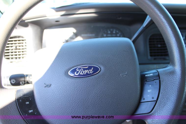 image for item L2457 2010 Ford Crown Victoria Police Interceptor