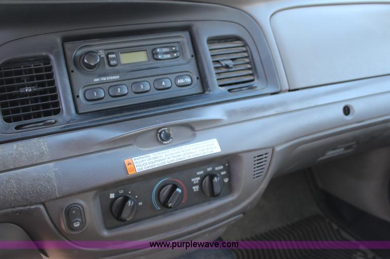 image for item L2457 2010 Ford Crown Victoria Police Interceptor