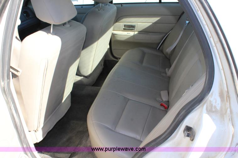 image for item L2457 2010 Ford Crown Victoria Police Interceptor