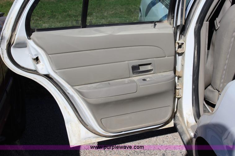 image for item L2457 2010 Ford Crown Victoria Police Interceptor