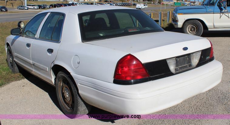 image for item L2458 2009 Ford Crown Victoria Police Interceptor
