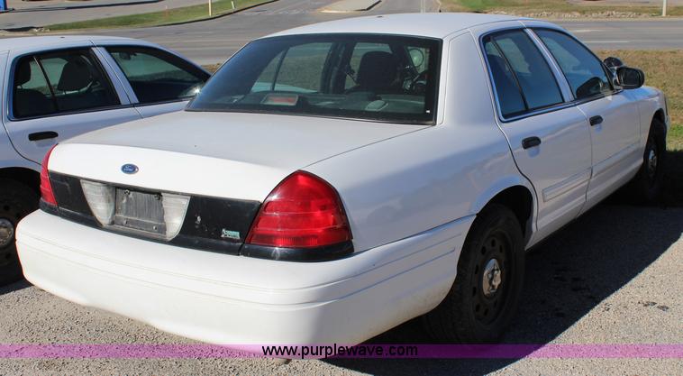image for item L2458 2009 Ford Crown Victoria Police Interceptor