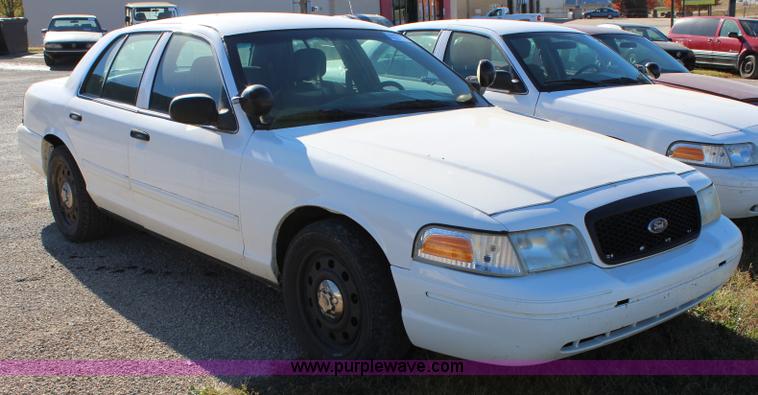 image for item L2458 2009 Ford Crown Victoria Police Interceptor