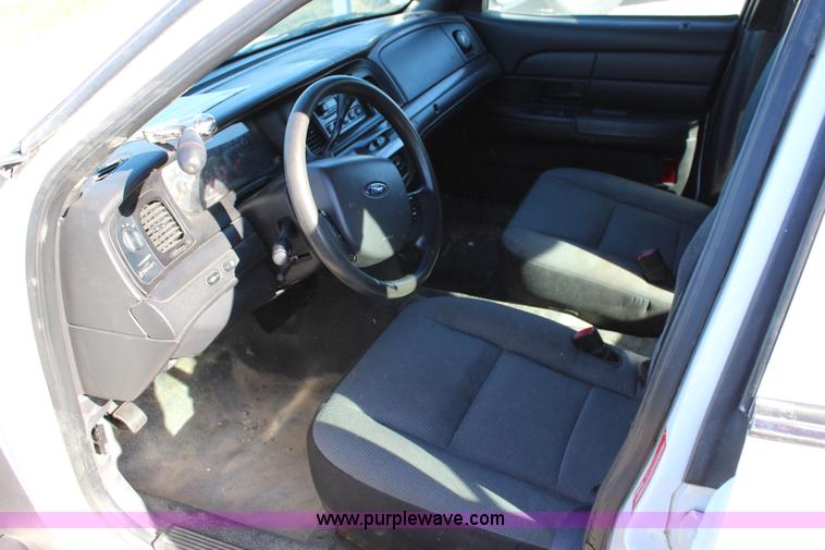 image for item L2458 2009 Ford Crown Victoria Police Interceptor