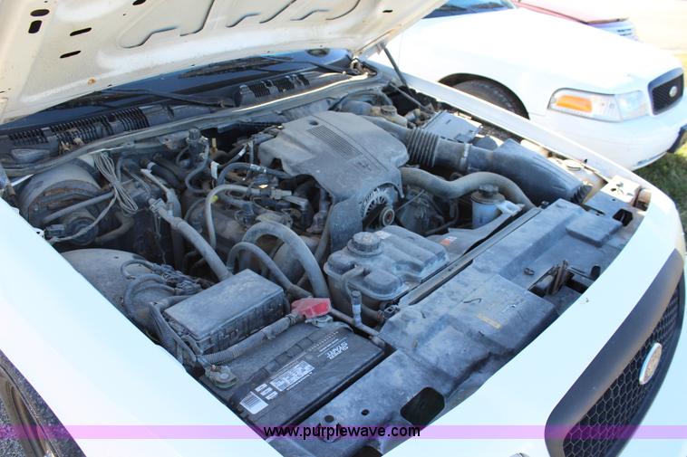 image for item L2458 2009 Ford Crown Victoria Police Interceptor