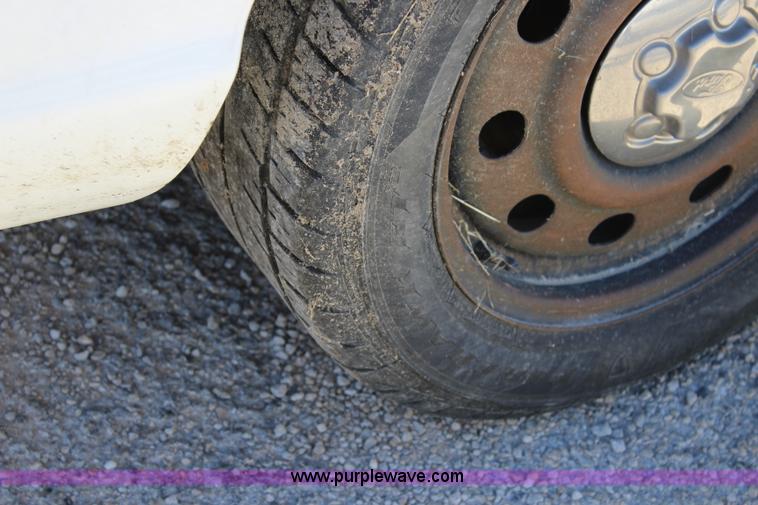 image for item L2458 2009 Ford Crown Victoria Police Interceptor