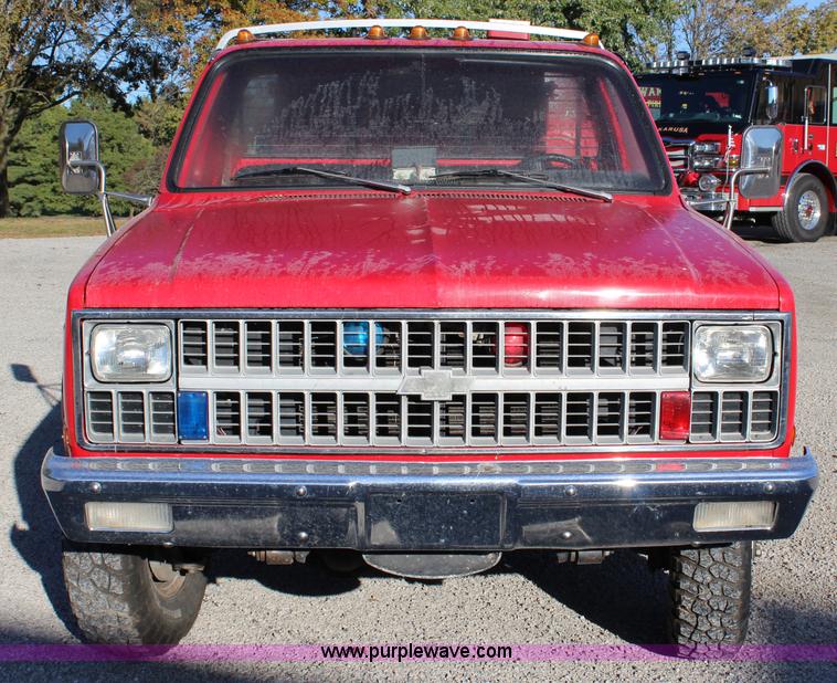 image for item L2459 1982 Chevrolet 3500 fire truck