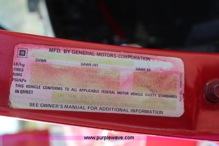 image for item L2459 1982 Chevrolet 3500 fire truck