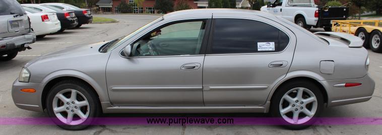 image for item L2471 2002 Nissan Maxima SE