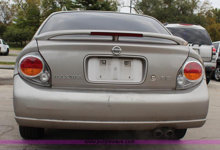 image for item L2471 2002 Nissan Maxima SE