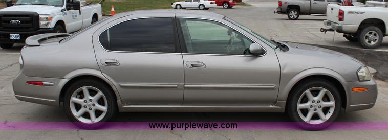 image for item L2471 2002 Nissan Maxima SE