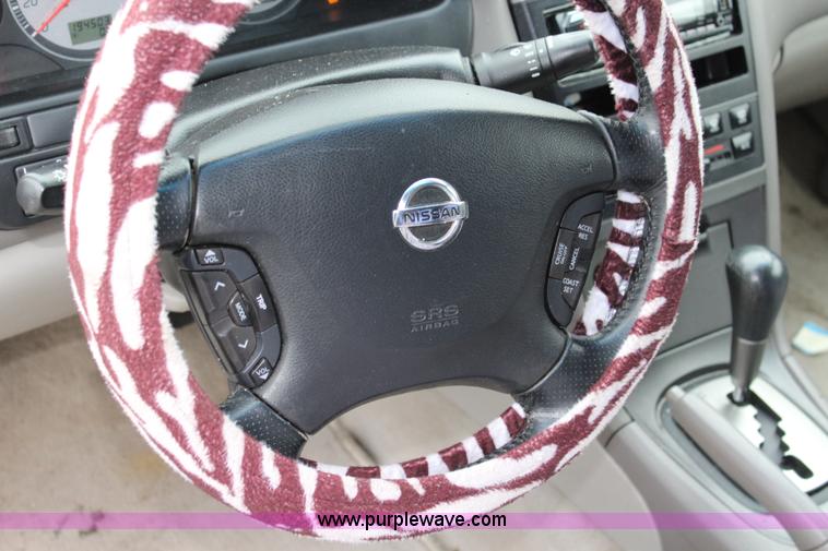 image for item L2471 2002 Nissan Maxima SE