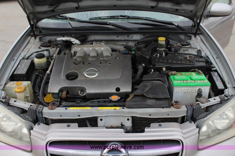 image for item L2471 2002 Nissan Maxima SE