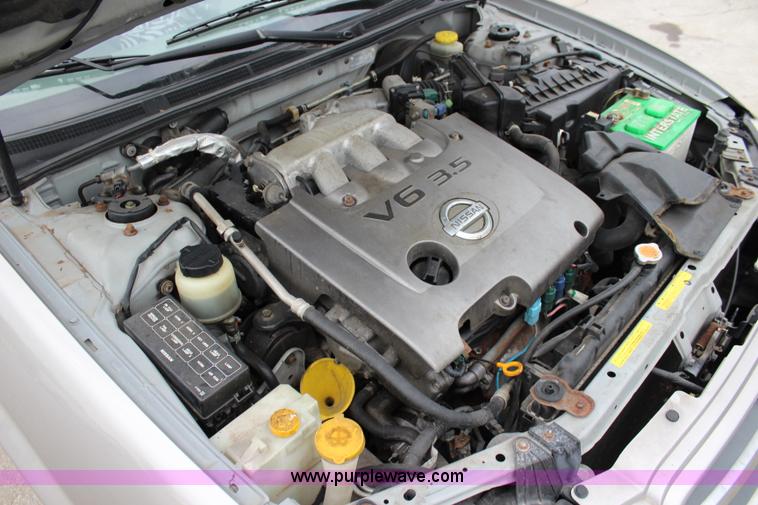 image for item L2471 2002 Nissan Maxima SE