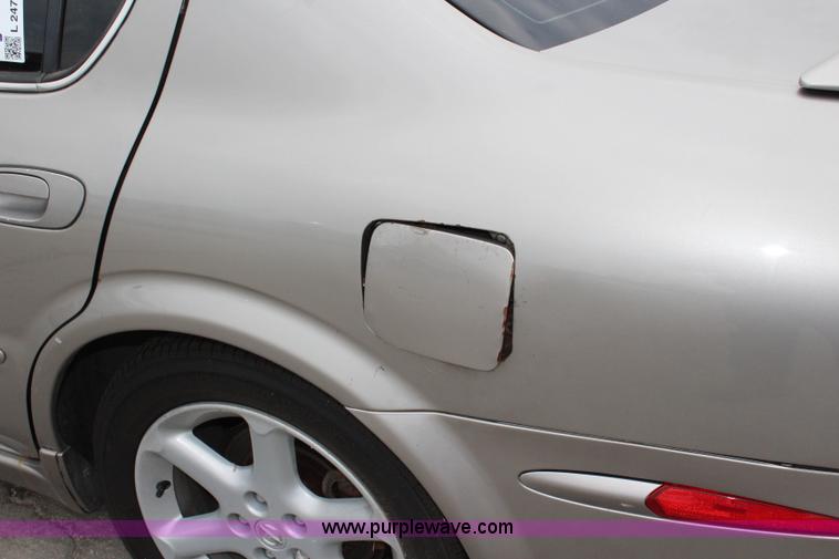 image for item L2471 2002 Nissan Maxima SE