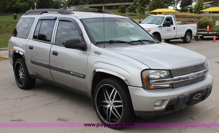 image for item L2472 2004 Chevrolet TrailBlazer EXT SUV