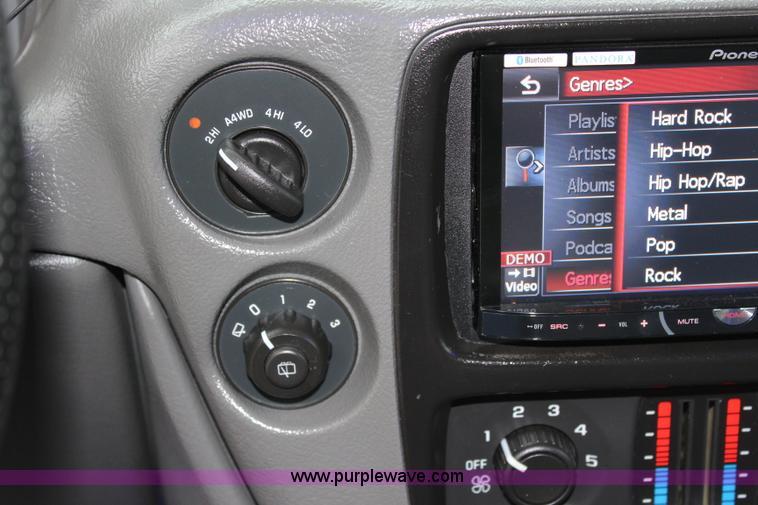 image for item L2472 2004 Chevrolet TrailBlazer EXT SUV