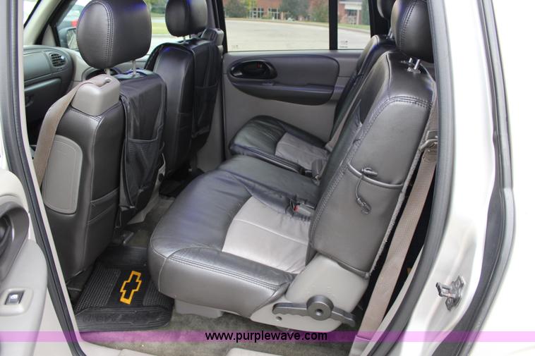 image for item L2472 2004 Chevrolet TrailBlazer EXT SUV