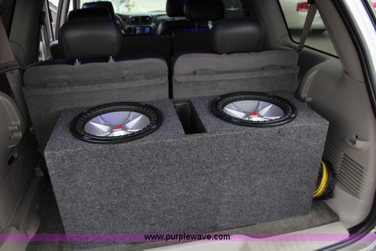 image for item L2472 2004 Chevrolet TrailBlazer EXT SUV