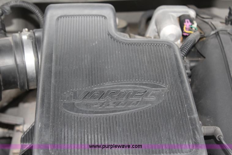 image for item L2472 2004 Chevrolet TrailBlazer EXT SUV