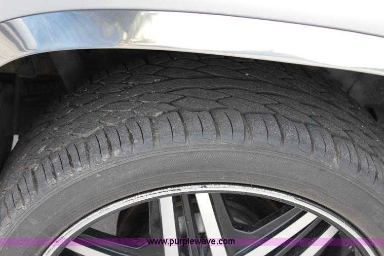 image for item L2472 2004 Chevrolet TrailBlazer EXT SUV