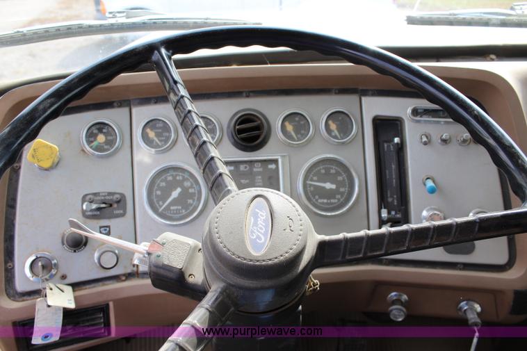 image for item L2473 1987 Ford L8000 dump truck