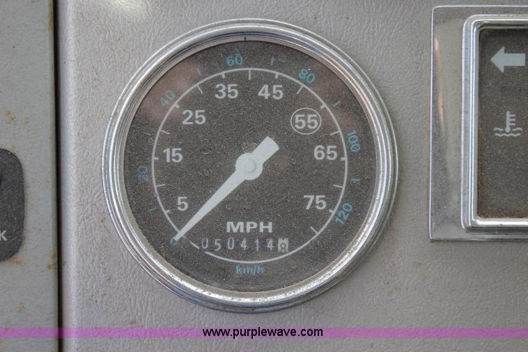 image for item L2473 1987 Ford L8000 dump truck