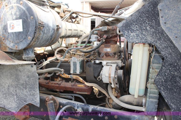 image for item L2473 1987 Ford L8000 dump truck