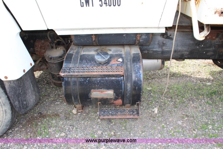 image for item L2473 1987 Ford L8000 dump truck