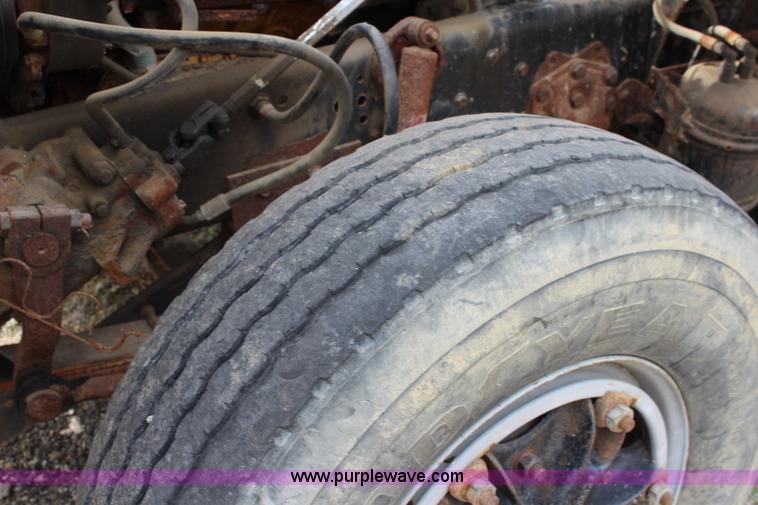 image for item L2473 1987 Ford L8000 dump truck